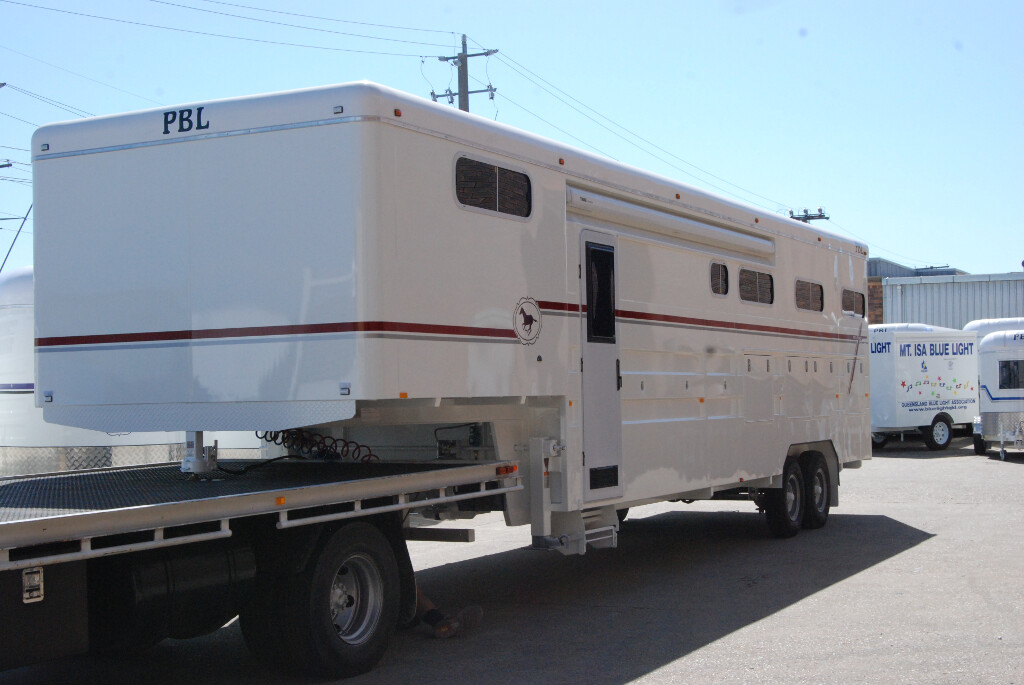 Gooseneck with Caravan Door & Recessed Awning