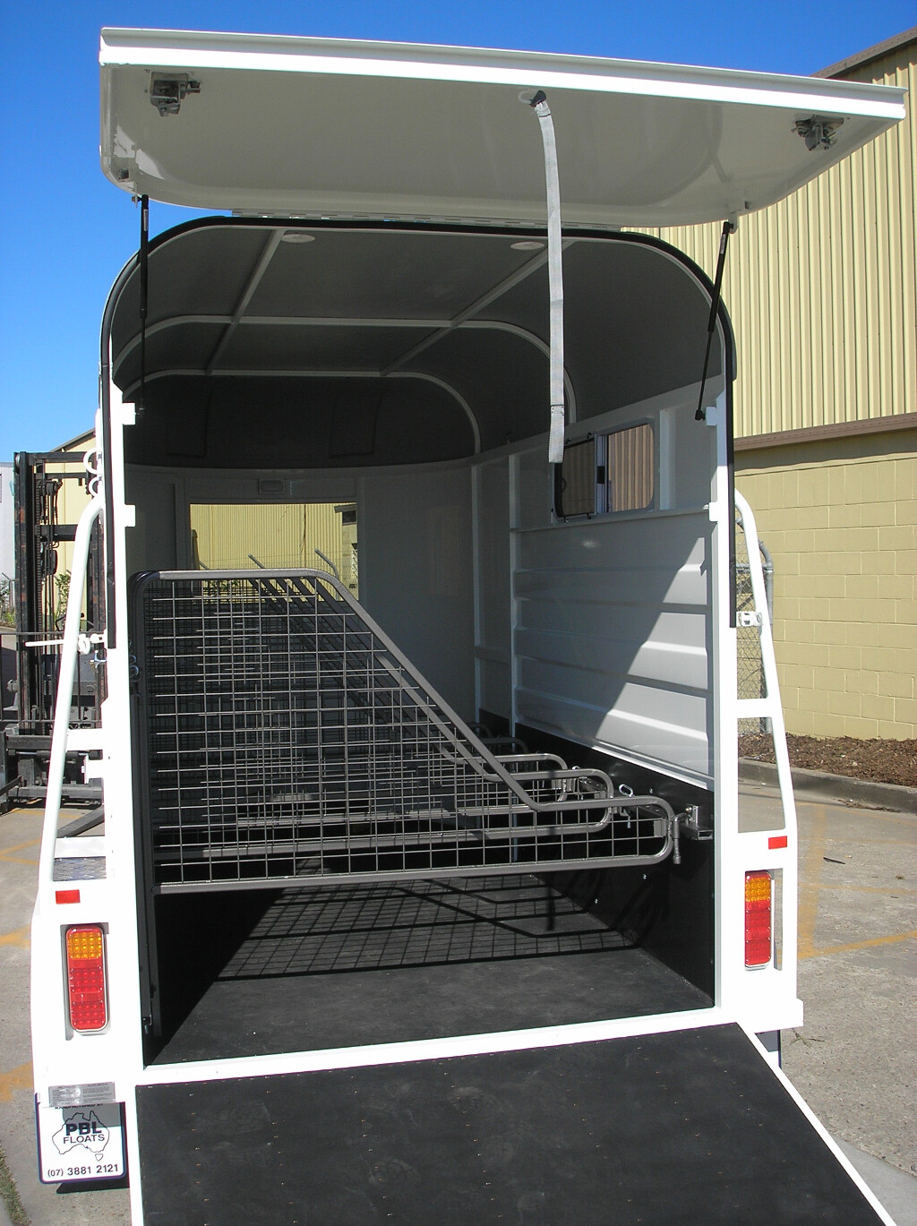 Sl Extended Enclosed With 5 Mini Dividers
