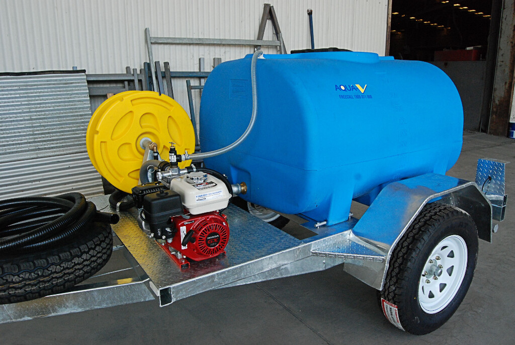 1100 Litre Poly Tanker With Fire Fighting Kit 