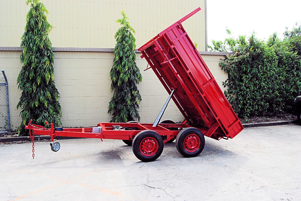Tandem Axle Tipping Trailer 3
