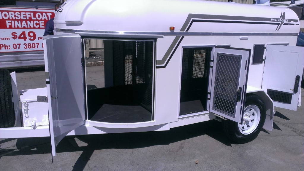 4 Berth Dog Float Front Storage Area