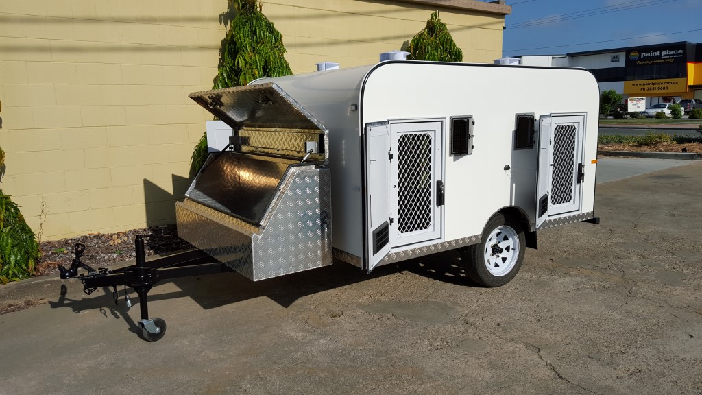 Four Berth, Fibreglass Dog with Front Toolbox